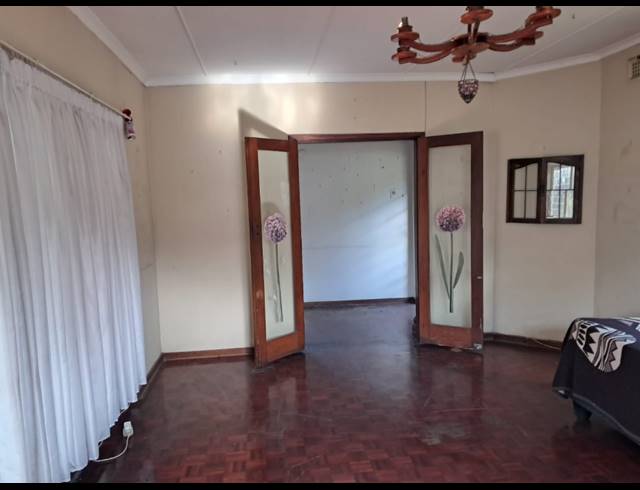 4 BEDROOM HOUSE FOR SALE IN SEA VIEW
